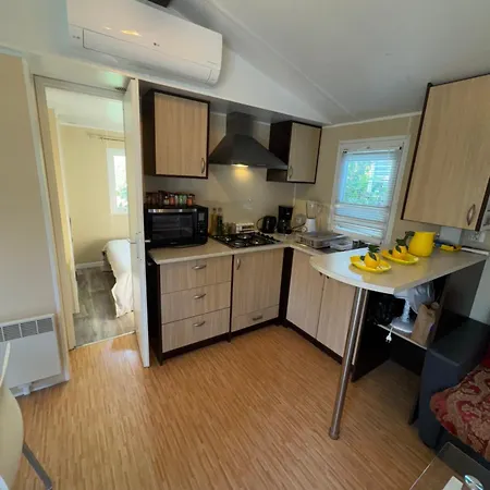 Campsite Mobilhome Evasion Fun Activites, Detente Et Nature Aux Fontaines *