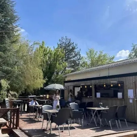 Campsite Mobilhome Evasion Fun Activites, Detente Et Nature Aux Fontaines *